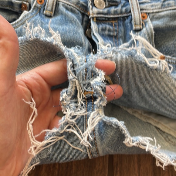 Levi’s Denim Cutoff Shorts - Picture 9 of 9